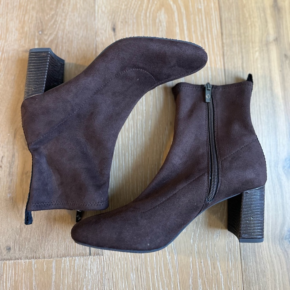 Donald J. Pliner Cattie Brown Bootie with block heel - Picture 5 of 10